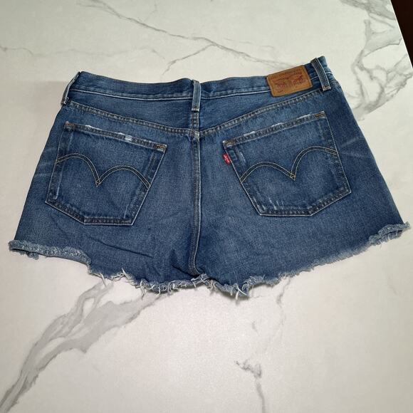 Levi's 501 Original Fit High Rise Women's Shorts Size 32 Distressed Button Fly - Picture 10 of 12